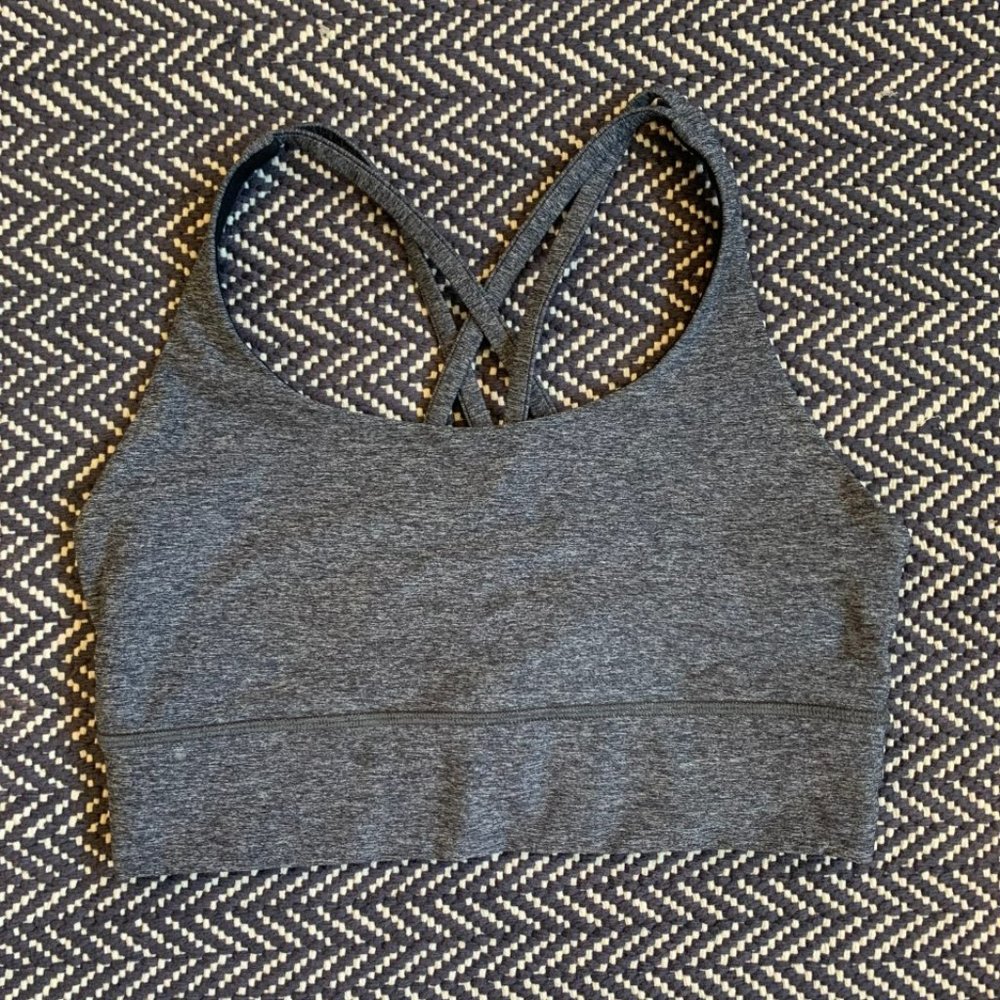 lululemon Sport Bra Size 6 - BARELY USED